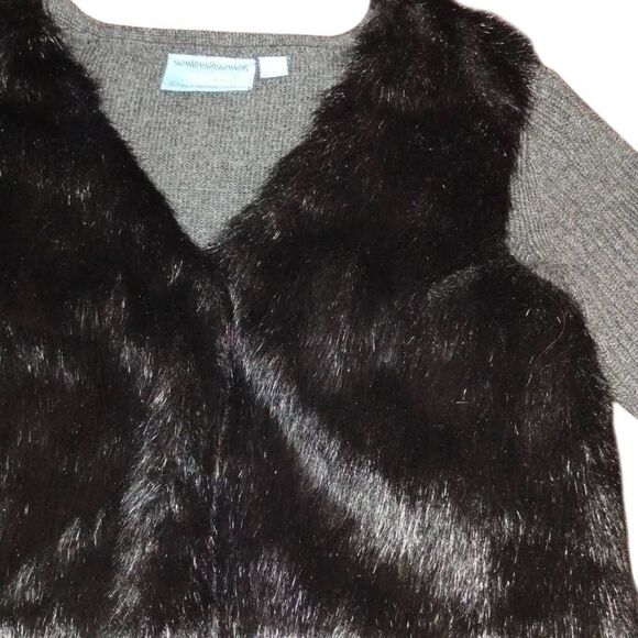 Simply Vera Vera Wang Gray Button Down Sweater With Black Faux Fur - Picture 7 of 12